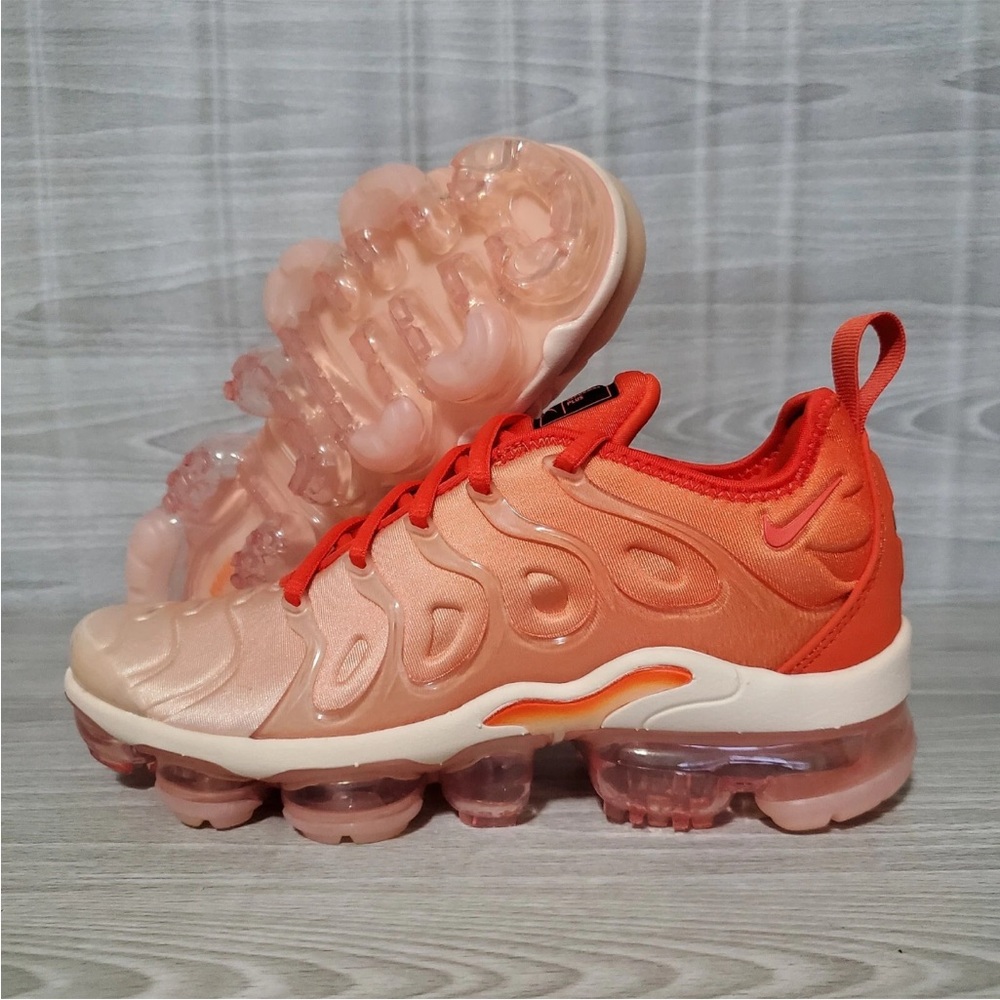 Women’s Nike Vapormax Plus Guava Ice Rush Orange Shoes Brand New With‎ Box